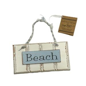 Debbie Bryan “Beach” hanging wall sign, in perfect condition decoration piece!